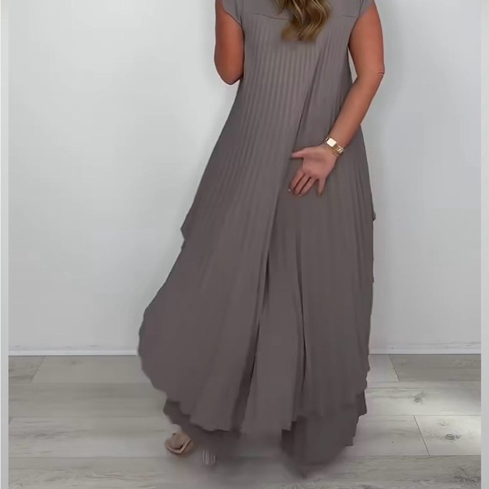 Elegant Pleated Maxi Dress in Taupe - Picture 2 of 7